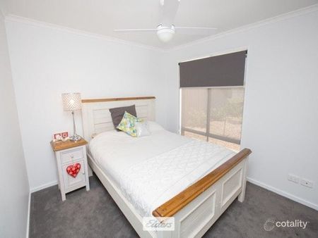Spacious 3 Bedroom Home With Bonus Games Room - Photo 3