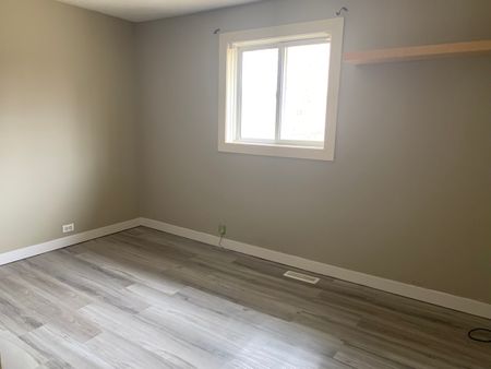 Main Floor Suite Located in Waskasoo!! - Photo 3