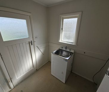Sunny Sutton - Photo 4