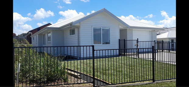 4 years old beautiful, fully fenced in Omokoroa - Photo 1