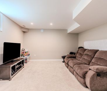 For Lease - 893 Bitterbush Crescent, London North, Ontario - Photo 1