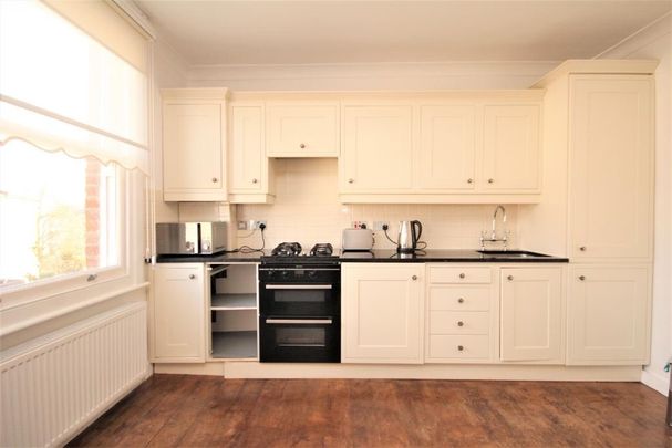 1 Bed Flat, Southgate Road, N1 - Photo 1