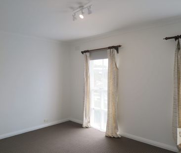 Modern Family Home in Lenah Valley - Photo 3