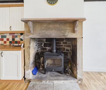 2 bedroom end of terrace house to rent - Photo 2