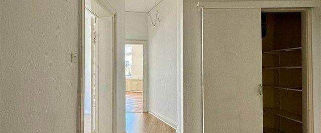 Zentrale 4-Zimmer-Whg. in direkter Uni-Nähe // Knooper Weg Ecke Holtenauer Straße - Photo 1