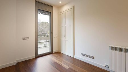 4 room luxury Apartment for rent in Barcelona, Catalonia - Foto 2