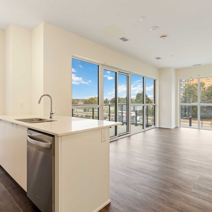 For Lease - 15 Watergarden Drive Unit# 214, Mississauga, Ontario - Photo 1