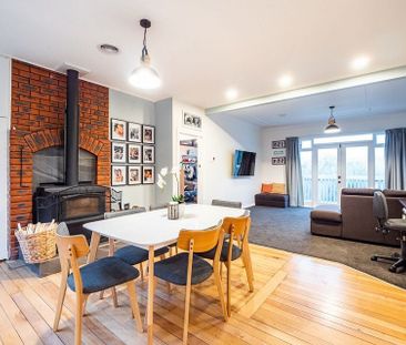 Beautiful & Sunny 4-Bedroom Family Home - Photo 5