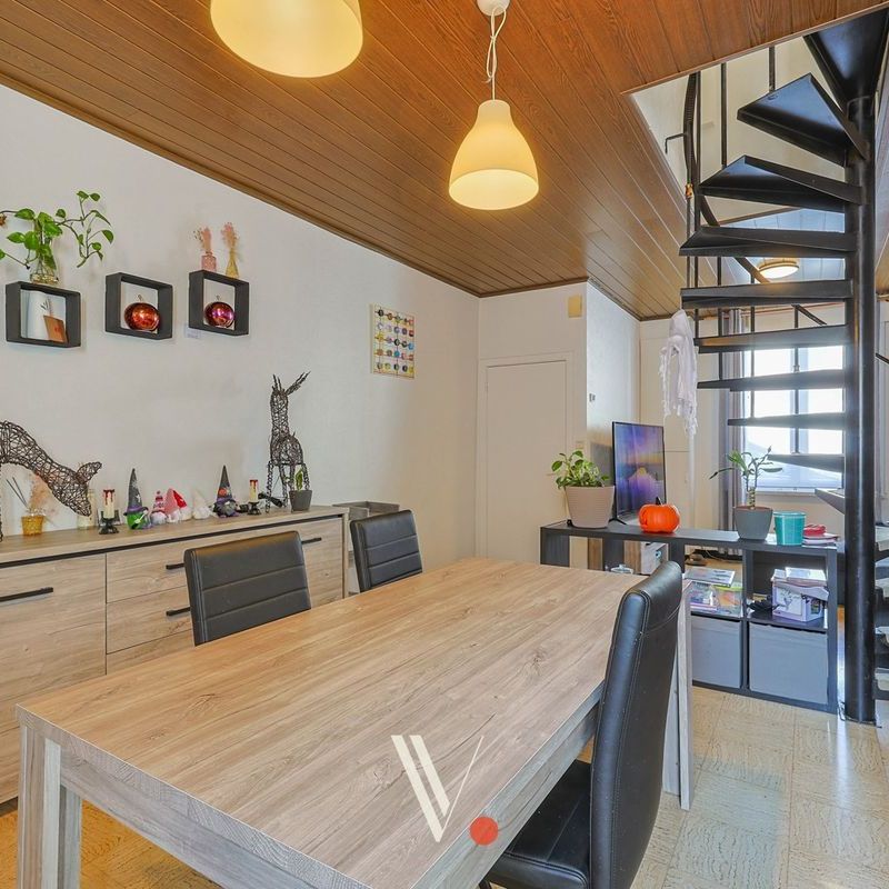 Huis te huur in Roeselare voor € 850 met 2 slaapkamers - Photo 1