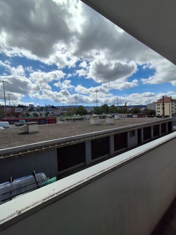 Appartement 3.5 pièces lumineux avec balcon à La Chaux-de-Fonds - Foto 3