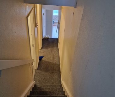 2 Bed Flat, Daubeney Tower, SE8 - Photo 3