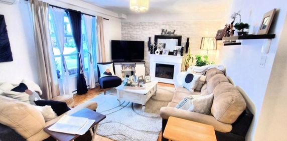 Logement à louer, proximité services, cour privée - Photo 2