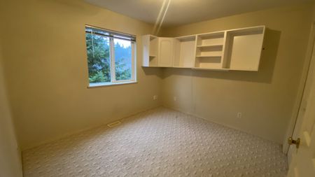 6654 Everest Drive – Upper - Photo 4