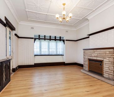 A HOME WITH CHARACTER & CHARM - Photo 3