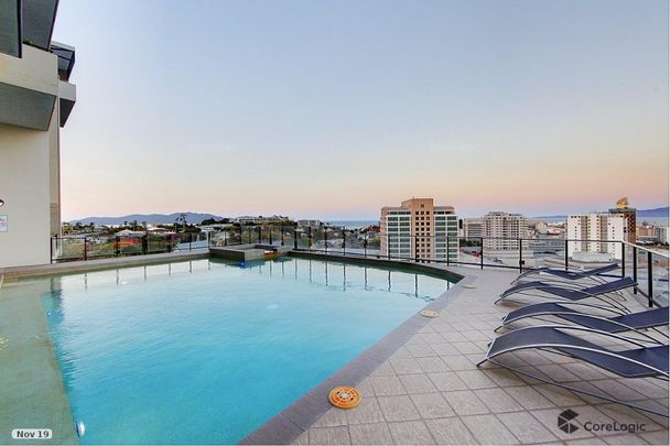 Stunning City Views in the Heart of Townsville City! - Photo 1