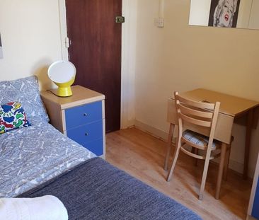 1 Bed Detached House, Cranhurst Road, NW2 - Photo 1