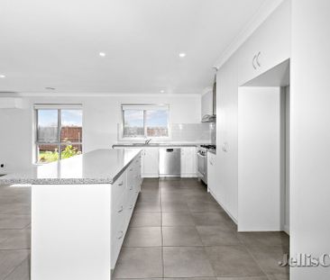 25 Magnetic Drive, Alfredton - Photo 1