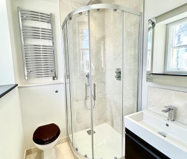 2 bedroom penthouse to rent - Photo 6