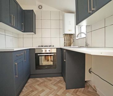 2 bedroom terraced house to rent - Photo 2