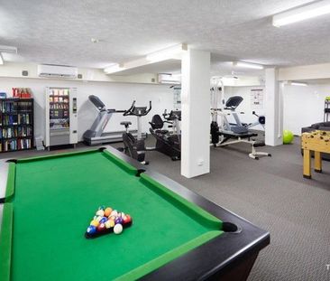 FEMALE ensuite room available - Photo 1