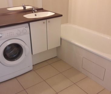 location Appartement T2 DE 46.12m² À VENISSIEUX - Photo 4