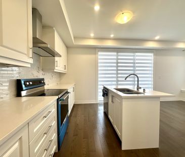 For Lease - 932 Isaac Phillips Way, Newmarket, Ontario - Photo 6
