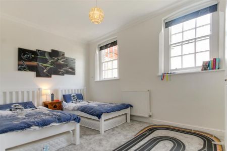 4 bedroom terraced house to rent - Photo 3