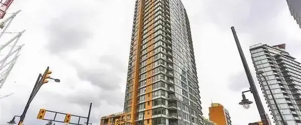 Coopers Lookout | 33 Smithe Street, North Vancouver - Photo 1