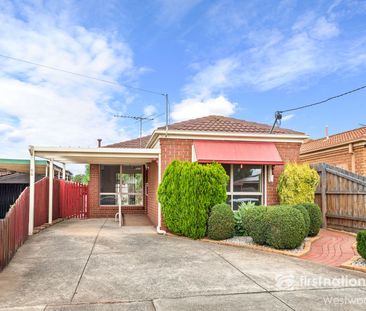 Pretty As A Picture! - Photo 4