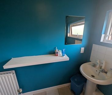 Room in a Shared House, Pomeroy Street, SE14 - Photo 2