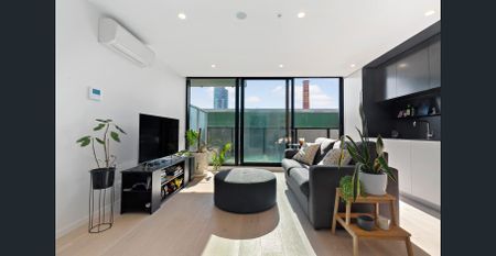One Bedroom Apartment in the Iconic Noir Apartments! - Photo 2