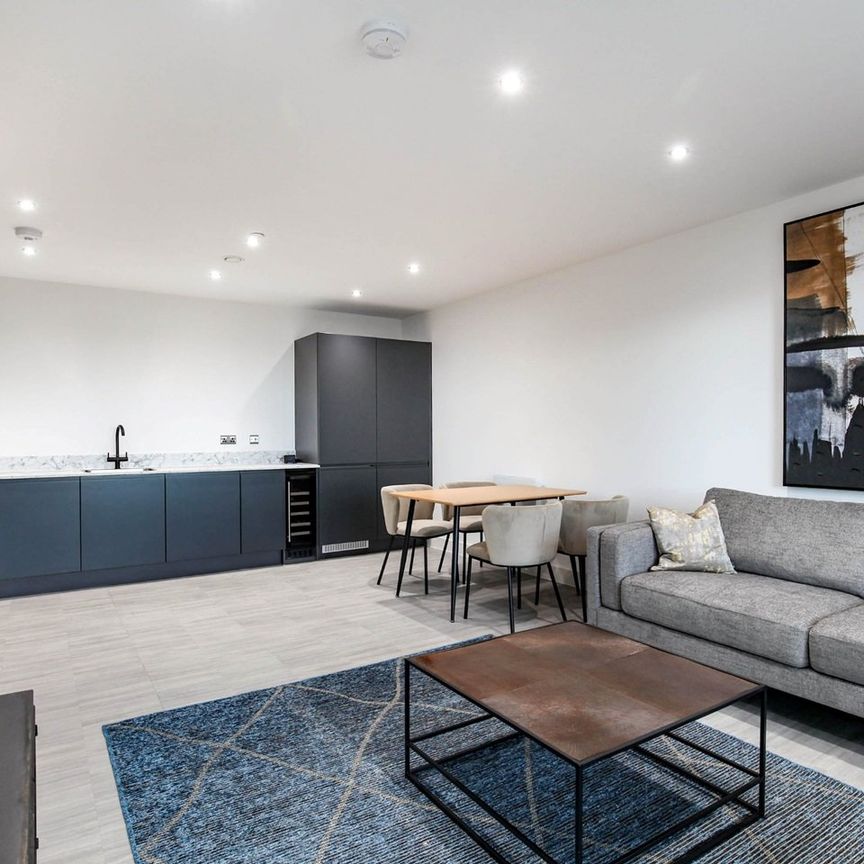 2 Bed Flat, Kew Bridge Road, TW8 - Photo 1