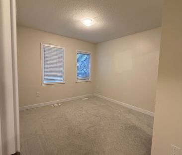 For Lease - 90 Sunflower Crescent, Thorold, Ontario - Photo 5