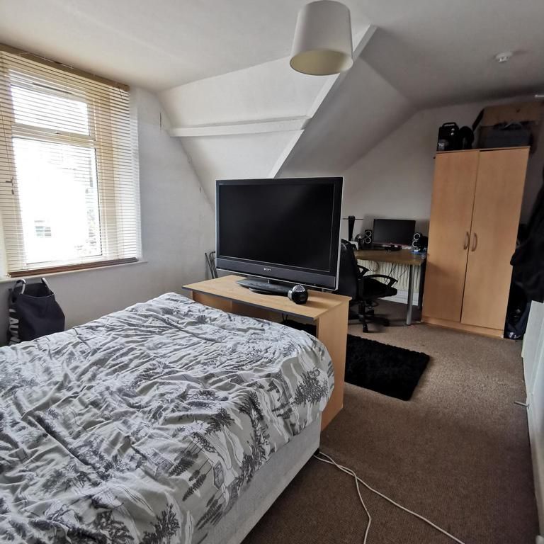 5 bedroom house to rent - Photo 1