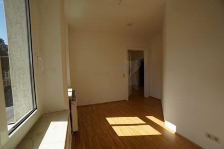 Große 3-Raum-Wohnung mit Altbaucharme - Foto 5