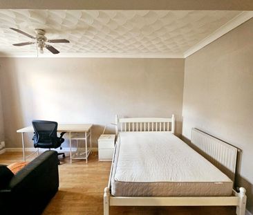 Court Road - Photo 2
