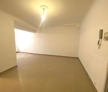 Ruime woning met vier slaapkamers en garage - Photo 6