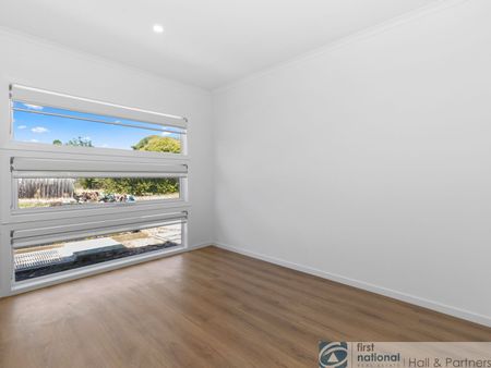 1 Goldfinch Court, Carrum Downs - Photo 2