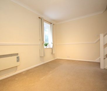 Goldsworth Park, Woking - Photo 2