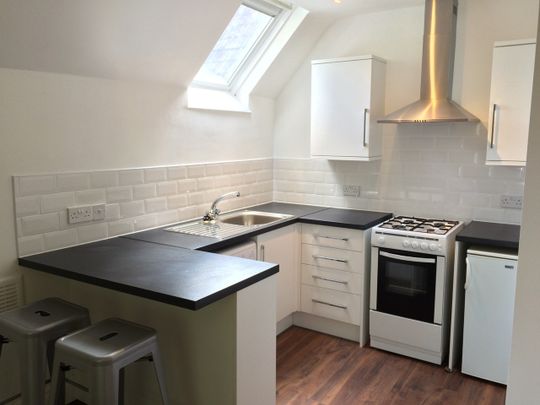 1 Bed Flat, Wood Road, M16 - Photo 1