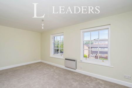 2 bedroom apartment to rent North Street, Gosport, PO12 - Photo 3