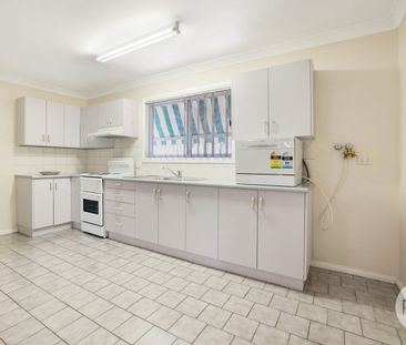 1 BEDROOM UNIT LOCATED SOUTH TAMWORTH - Photo 2