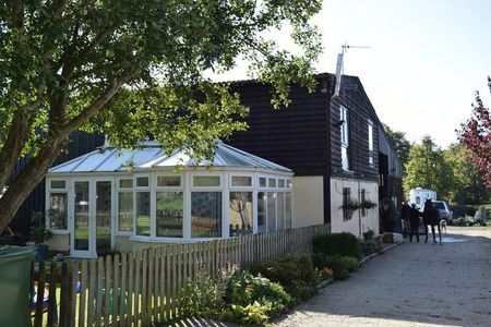 2 bedroom cottage to rent - Photo 2