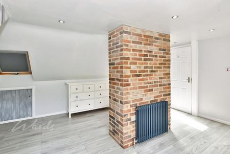 4 bedroom detached house to rent - Photo 2