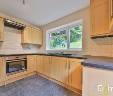 4 bedroom terraced house to rent - Photo 6