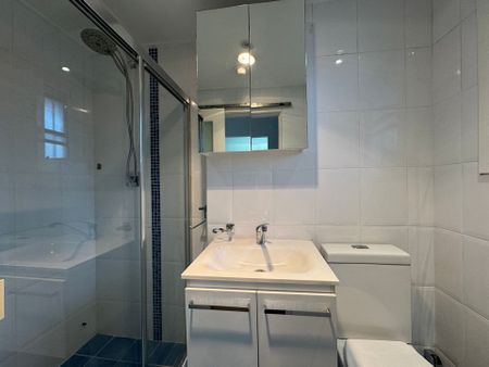 Spacious One Bedroom Unit Located in Prime Position - Photo 5