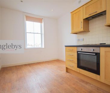 3 bedroom apartment to rent - Photo 6