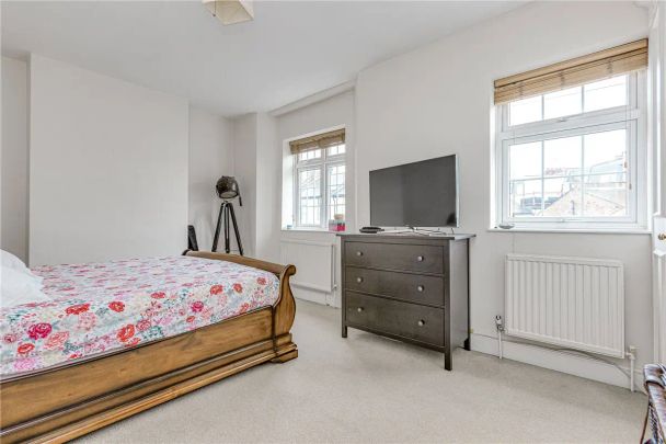 4 bedroom house in Fulham - Photo 1