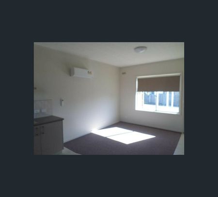 Unit 1/26 Cherry Cres, Morwell, Vic 3840 - Photo 2