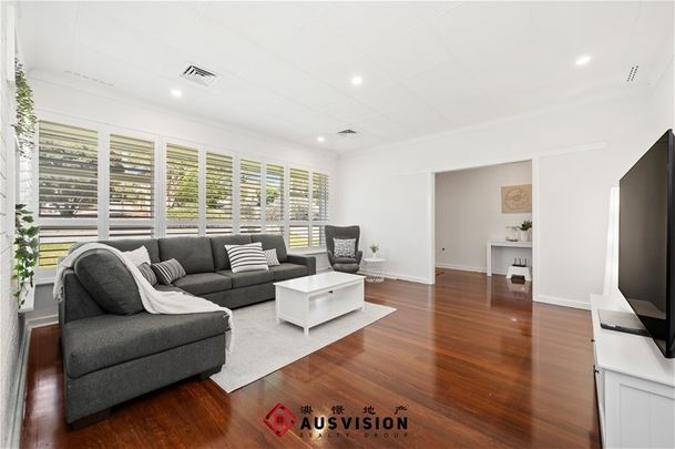 Stylish Rental in Prime Karrinyup Location - Photo 1